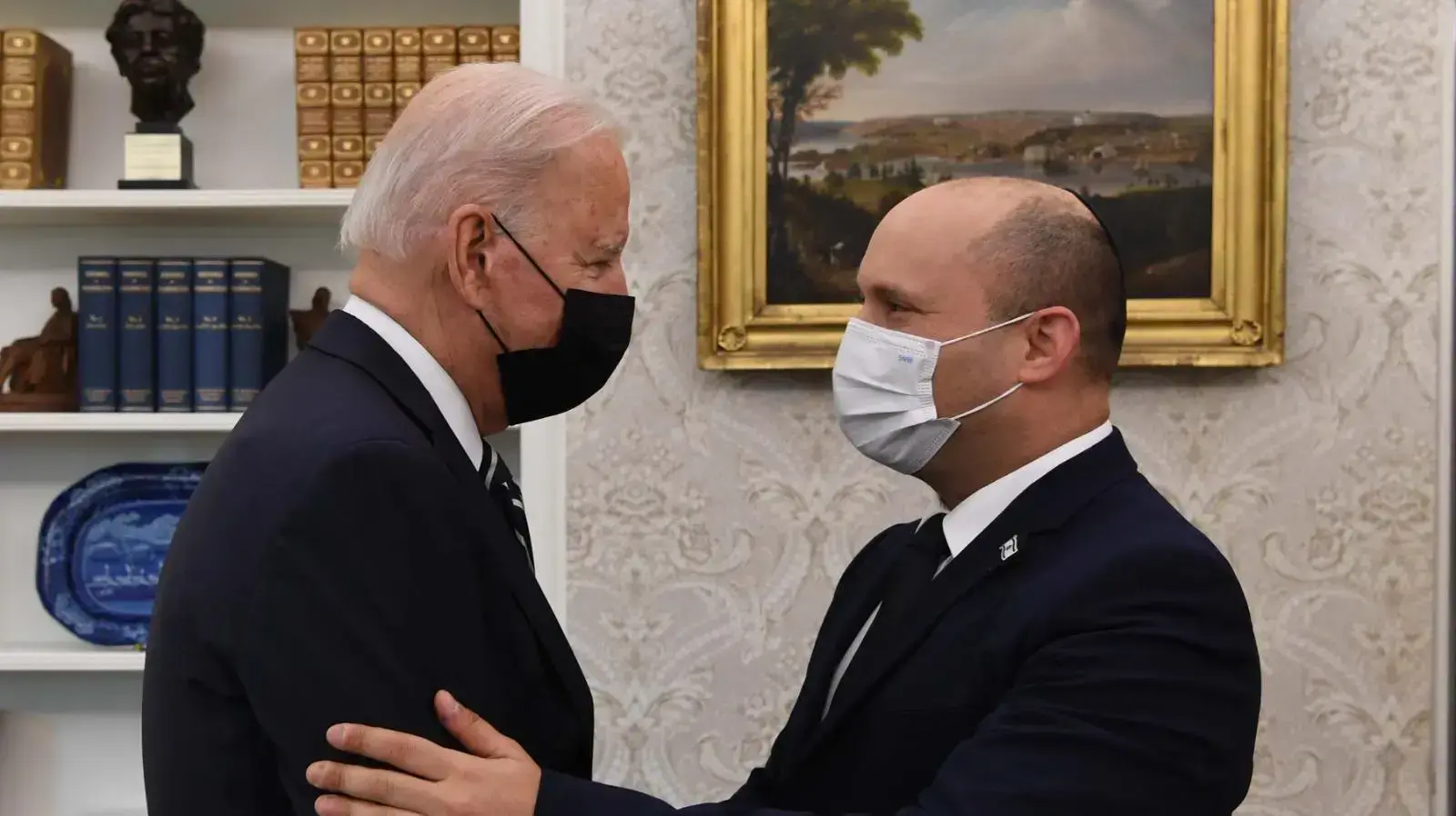 נשיא ארה"ב, ג'ו ביידן וראש הממשלה, נפתל בנט בפתח פגישתם בבית הלבן 27 באוגוסט 2021 
