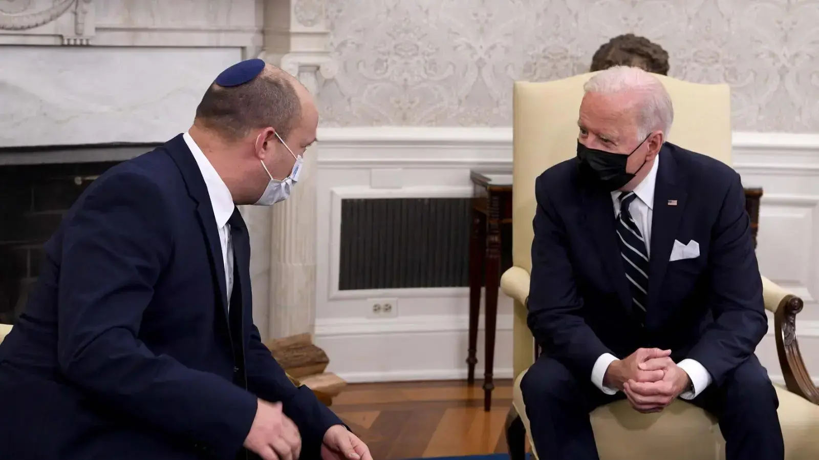נשיא ארה"ב, ג'ו ביידן וראש הממשלה, נפתל בנט בפתח פגישתם בבית הלבן 27 באוגוסט 2021 נשיא ארה"ב, ג'ו ביידן וראש הממשלה, נפתל בנט בפתח פגישתם בבית הלבן 27 באוגוסט 2021