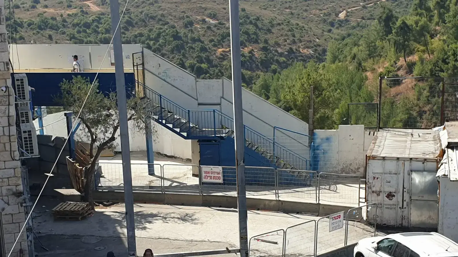 סמטת המוות במירון, נחסמה למעבר הולכי רגל. 30 באוגוסט 2021
סמטת המוות במירון, נחסמה למעבר הולכי רגל. 30 באוגוסט 2021