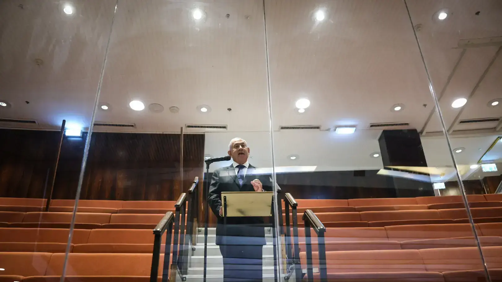 יו"ר האופוזיציה בנימין נתניהו בדיון במליאת הכנסת, 2 בספטמבר 2021 יו"ר האופוזיציה בנימין נתניהו בדיון במליאת הכנסת, 2 בספטמבר 2021