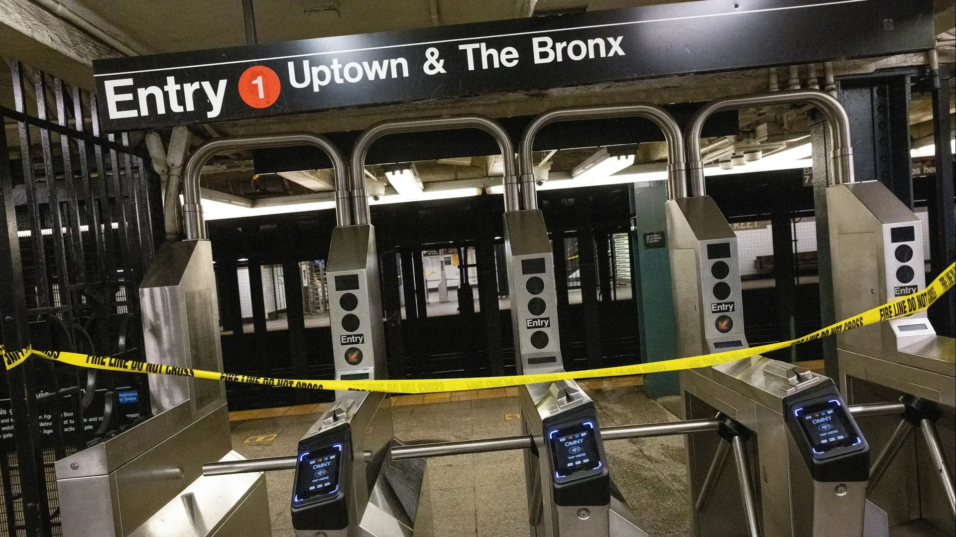 Tape warns commuters not to enter a closed subway station at 28th street, which was heavily flooded when the remnants of Tropical Storm Ida brought drenching rain and the threat of flash floods to parts of the northern mid-Atlantic, in New York City, U.S., September 2, 2021. REUTERS/Caitlin Ochs
Tape warns commuters not to enter a closed subway station at 28th street, which was heavily flooded when the remnants of Tropical Storm Ida brought drenching rain and the threat of flash floods to parts of the northern mid-Atlantic, in New York City, U.S., September 2, 2021. REUTERS/Caitlin Ochs