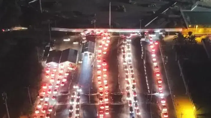 תור לבדיקות קורונה, אצטדיון המושבה, פתח תקווה, 4 בספטמבר 2021 תור לבדיקות קורונה, אצטדיון המושבה, פתח תקווה, 4 בספטמבר 2021