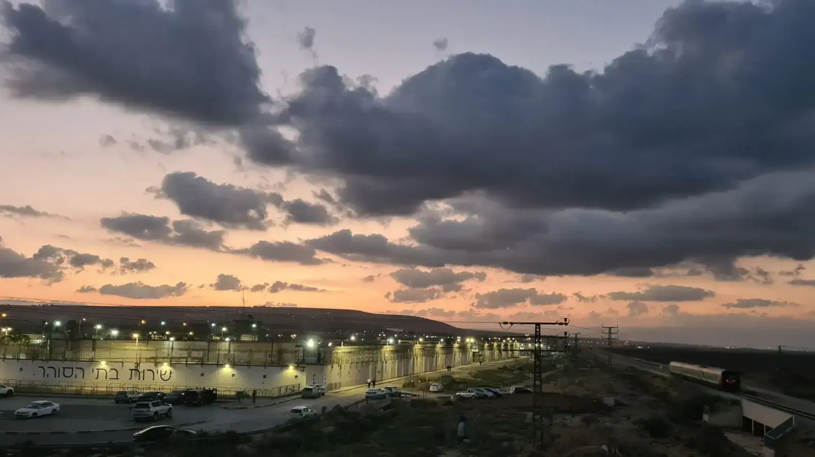 בית הכלא גלבוע לאחר שברחו אסירים ביטחוניים, 6 בספטמבר 2021 בית הכלא גלבוע לאחר שברחו אסירים ביטחוניים, 6 בספטמבר 2021