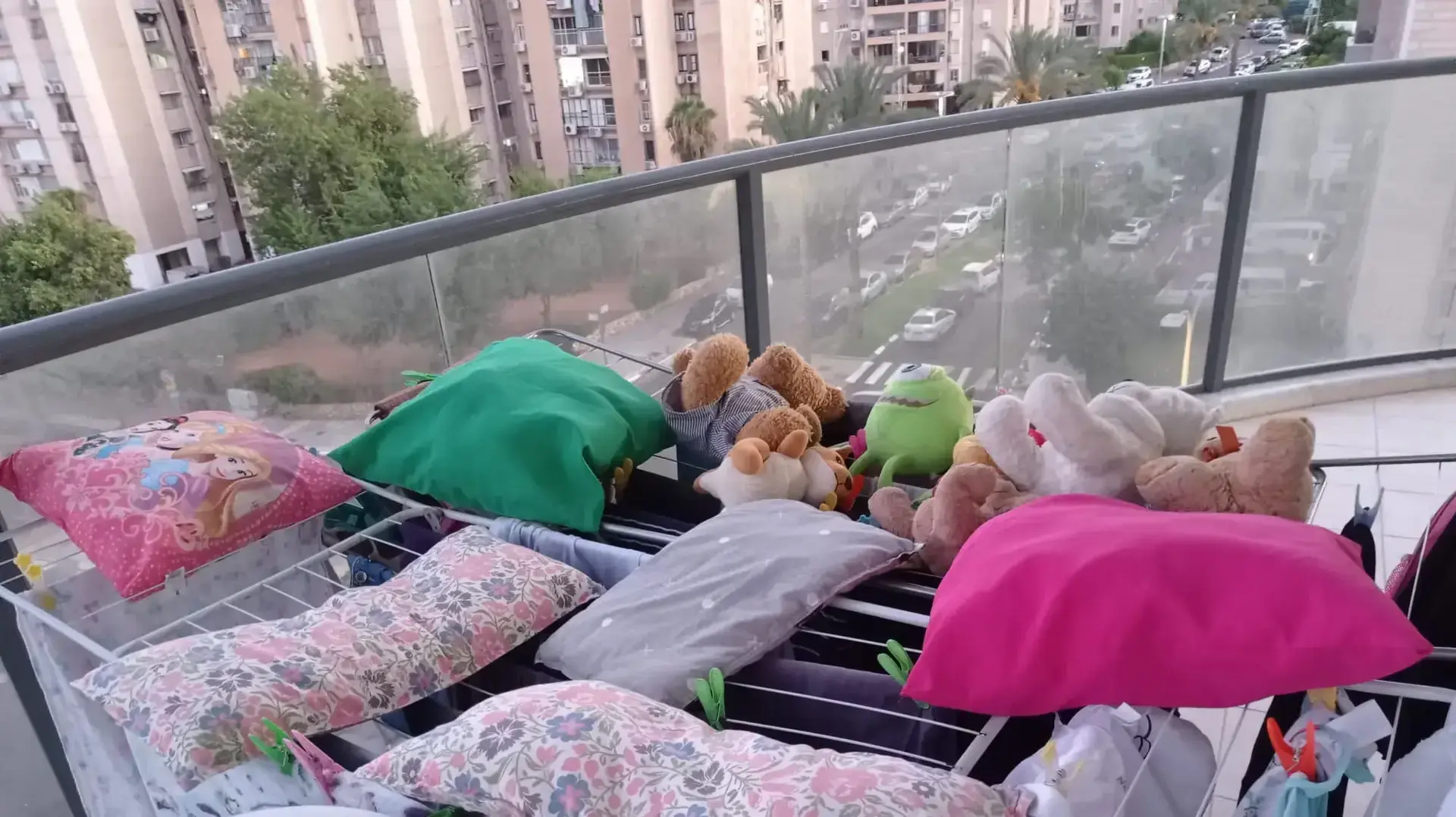 הכנות לחג בבית משפחת פרידליין הכנות לחג בבית משפחת פרידליין