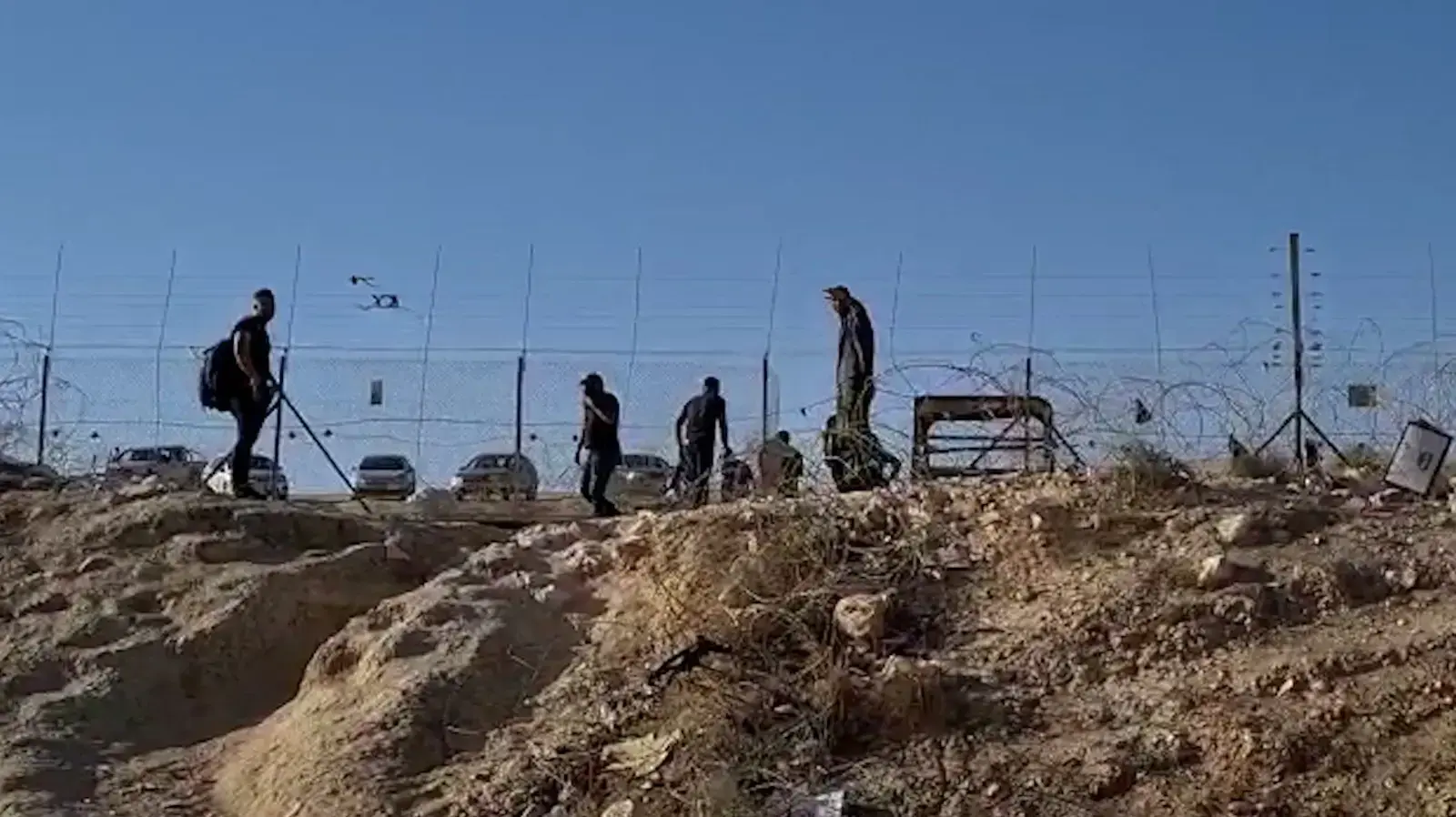 פלסטינים חוצים את הגבול לישראל למרות הסגר על יו"ש, 9 בספטמבר 2021 פלסטינים חוצים את הגבול לישראל למרות הסגר על יו"ש, 9 בספטמבר 2021