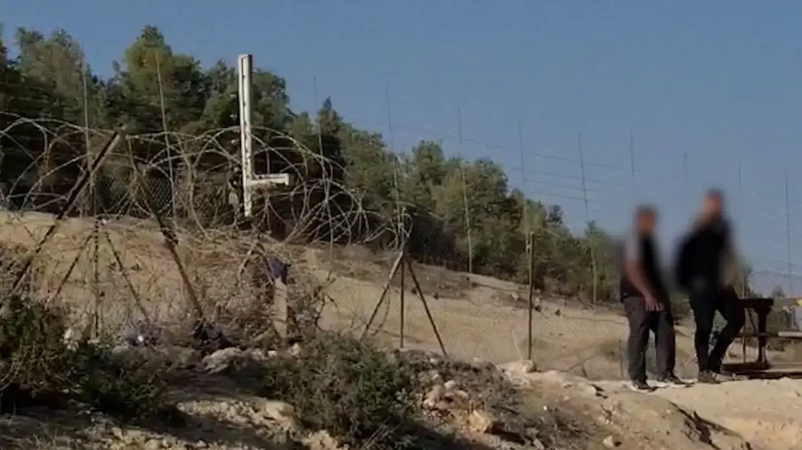 פלסטינים חוצים את הגבול לישראל למרות הסגר על יו"ש, 9 בספטמבר 2021 פלסטינים חוצים את הגבול לישראל למרות הסגר על יו"ש, 9 בספטמבר 2021