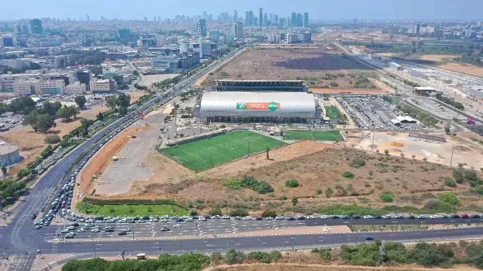 מתחם בדיקות קורונה חניון איצטדיון פתח תקוה 7 בספטמבר 2021 מתחם בדיקות קורונה חניון איצטדיון פתח תקוה 7 בספטמבר 2021