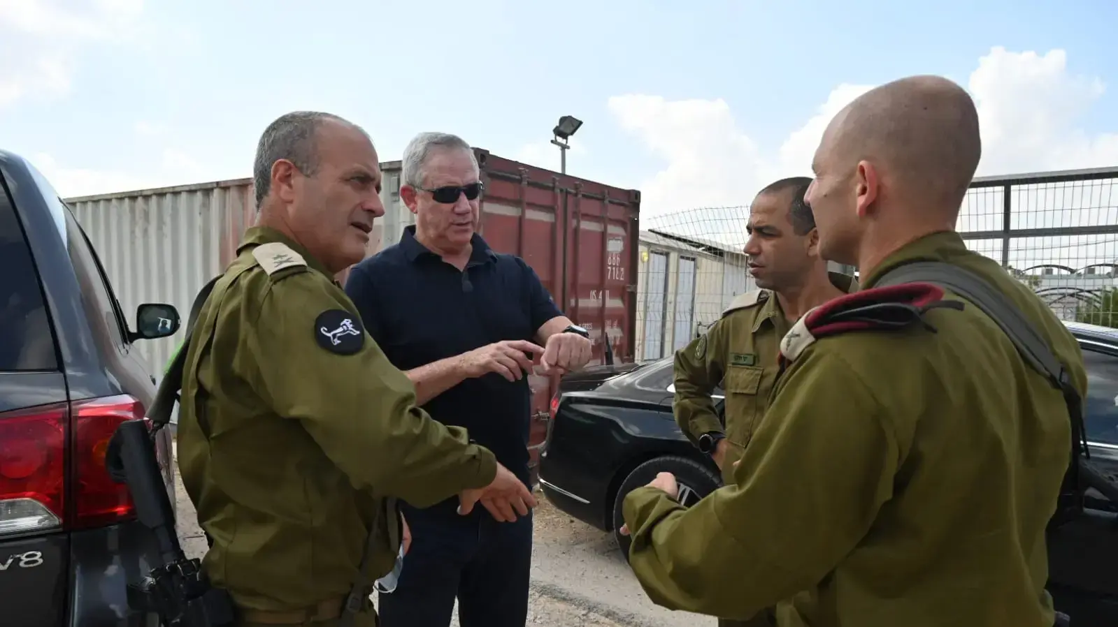 שר הביטחון בני גנץ, לאחר הערכת מצב במחנה סאלם, 10 בספטמבר 2021 שר הביטחון בני גנץ, לאחר הערכת מצב במחנה סאלם, 10 בספטמבר 2021