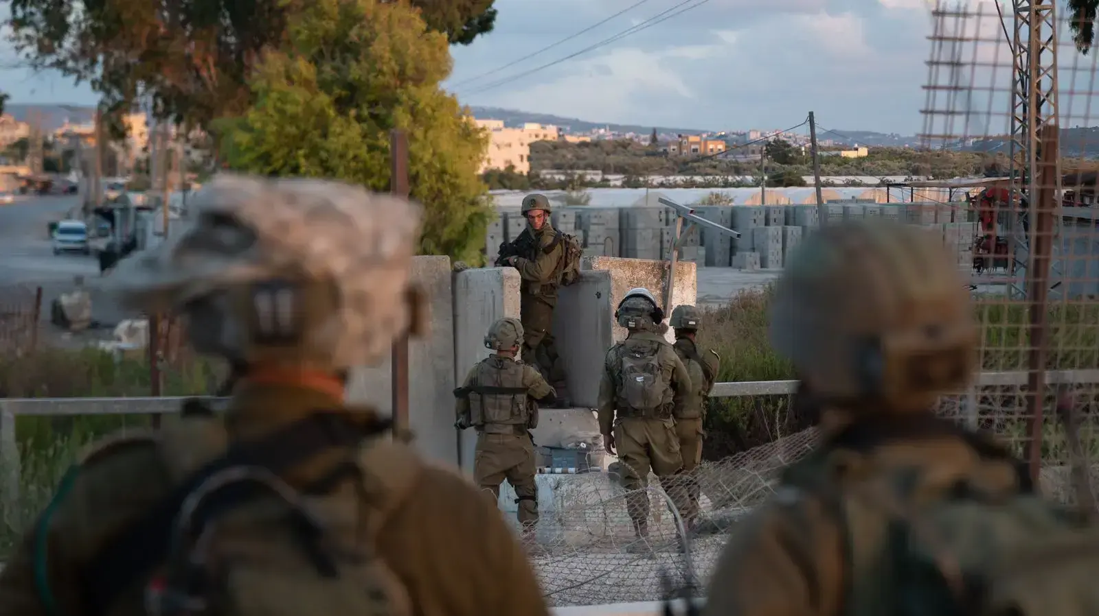 פעילות כוחות צה"ל ביממה האחרונה במרחב יהודה ושומרון כחלק מהמצוד אחר האסירים הנמלטים פעילות כוחות צה"ל ביממה האחרונה במרחב יהודה ושומרון כחלק מהמצוד אחר האסירים הנמלטים