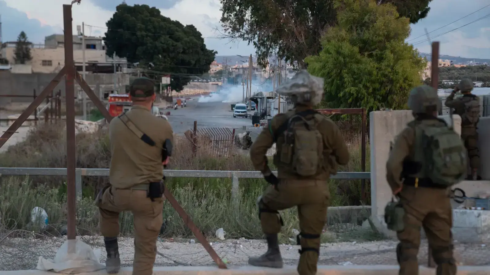 פעילות כוחות צה"ל ביממה האחרונה במרחב יהודה ושומרון כחלק מהמצוד אחר האסירים הנמלטים פעילות כוחות צה"ל ביממה האחרונה במרחב יהודה ושומרון כחלק מהמצוד אחר האסירים הנמלטים