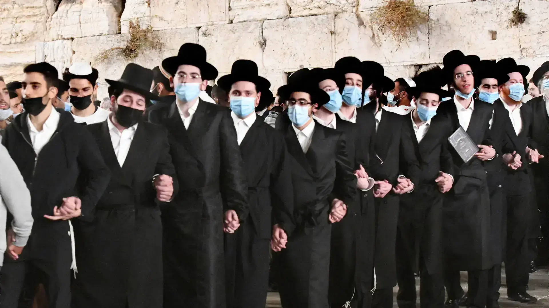 חרדים בסליחות בכותל לקראת יום הכיפורים 12 בספטמבר 2021 חרדים בסליחות בכותל לקראת יום הכיפורים 12 בספטמבר 2021