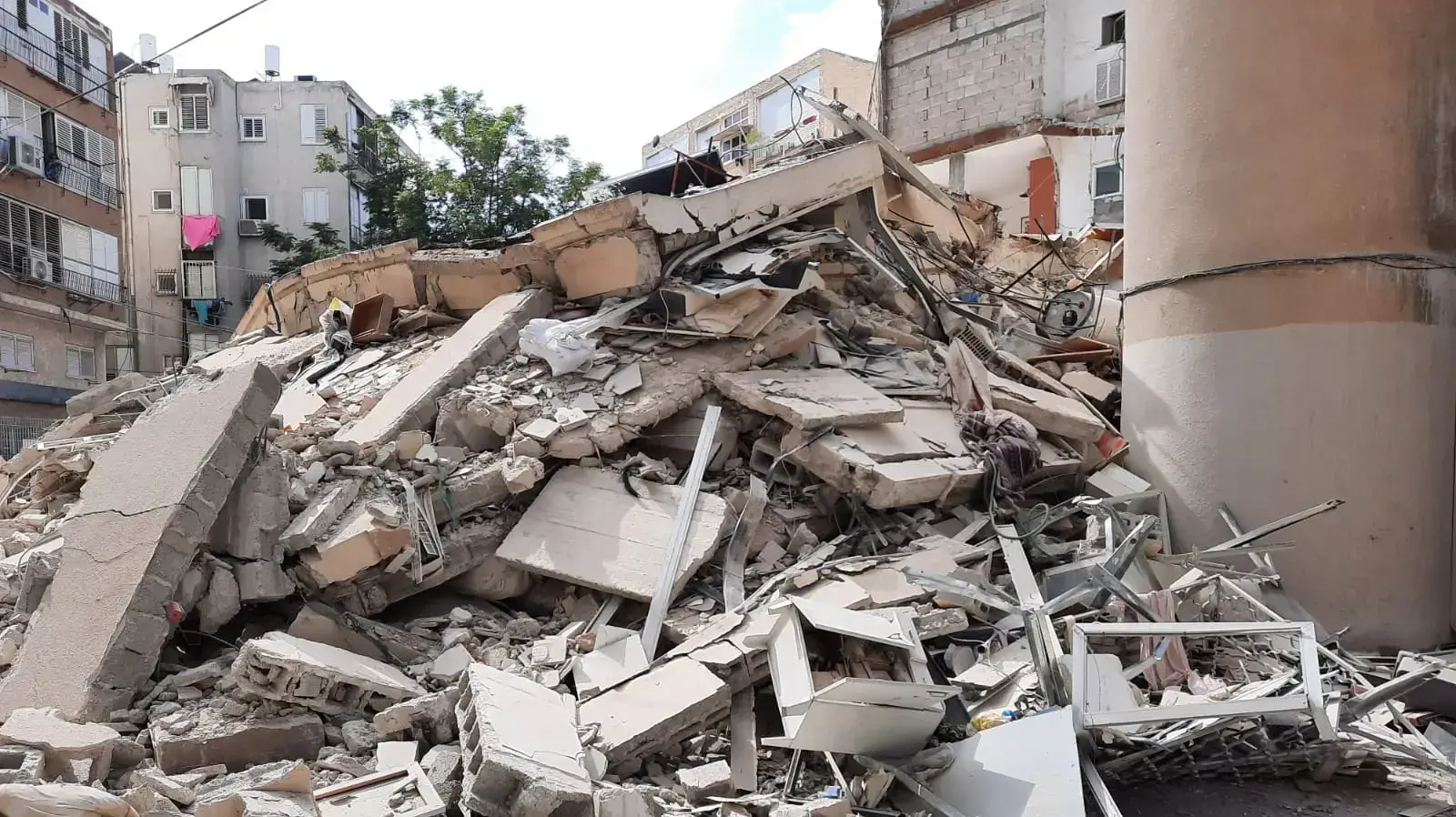 רחוב סרלין קריסת בניין שפונה מדייריו 12 בספטמבר 2021