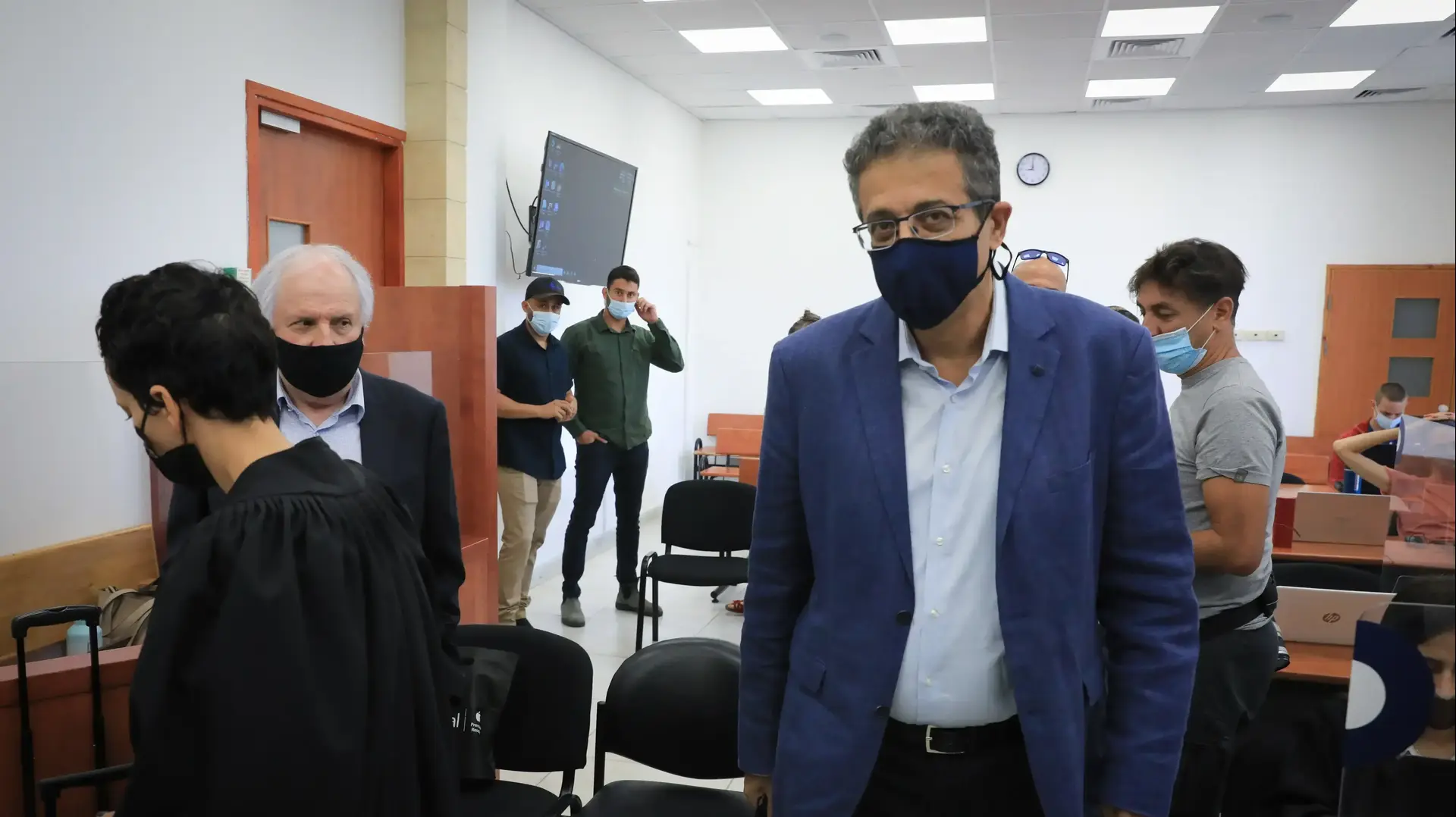 אילן ישועה ושאול אלוביץ' במשפט תיקי האלפים, בימ"ש מחוזי ירושלים, 14 בספטמבר 2021 אילן ישועה ושאול אלוביץ' במשפט תיקי האלפים, בימ"ש מחוזי ירושלים, 14 בספטמבר 2021