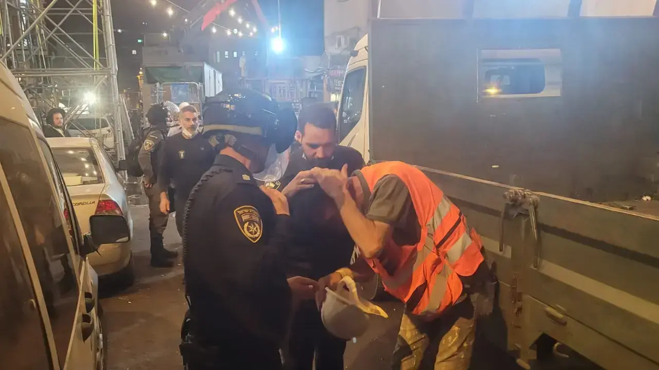עימותים אלימים בין חרדים לשוטרים במאה שערים על רקע פינוי סוכה בלתי חוקית, 14 בספטמבר 2021