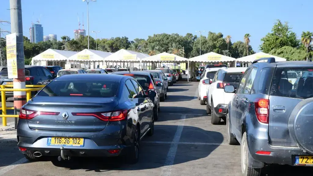 תורים לבדיקות קורונה בגני יהושוע. 17 בספטמבר 2021 תורים לבדיקות קורונה בגני יהושוע. 17 בספטמבר 2021