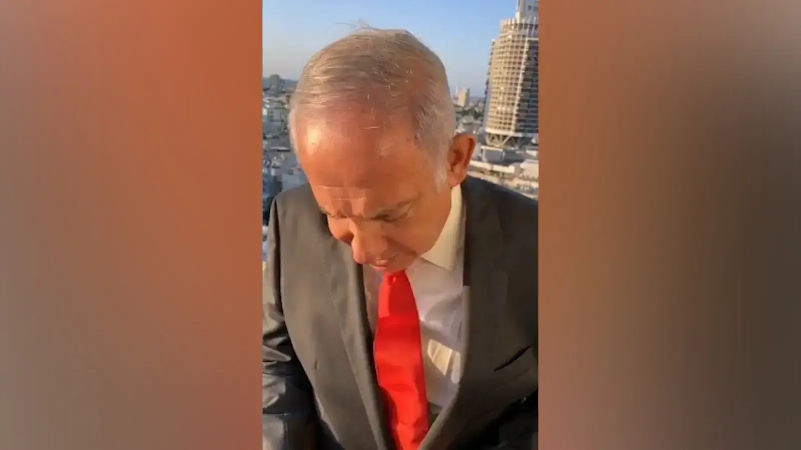 יו"ר האופוזיציה בנימין נתניהו התייחס לפגישת ראש הממשלה נפתלי בנט ונשיא ארה"ב ג'ו ביידן וחיקה את שפת הגוף של הנשיא ביידן בזמן הפגישה יו"ר האופוזיציה בנימין נתניהו התייחס לפגישת ראש הממשלה נפתלי בנט ונשיא ארה"ב ג'ו ביידן וחיקה את שפת הגוף של הנשיא ביידן בזמן הפגישה