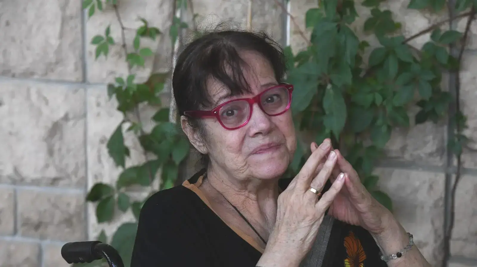 אורנה אקשטיין בהלווית בעלה גרי אקשטיין בית העלמין ירקון, 23.בספטמבר 2021 אורנה אקשטיין בהלווית בעלה גרי אקשטיין בית העלמין ירקון, 23.בספטמבר 2021