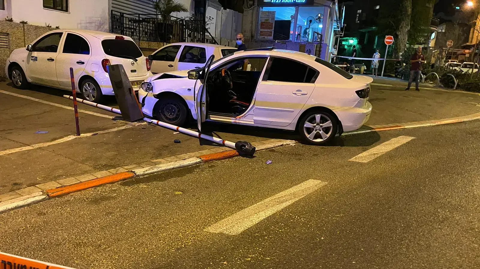 רכבו של חוסאם עותמאן, תושב חיפה בשנות ה-30 לחייו שנרצח בעיר, 24 בספטמבר, 2021 רכבו של חוסאם עותמאן, תושב חיפה בשנות ה-30 לחייו שנרצח בעיר, 24 בספטמבר, 2021