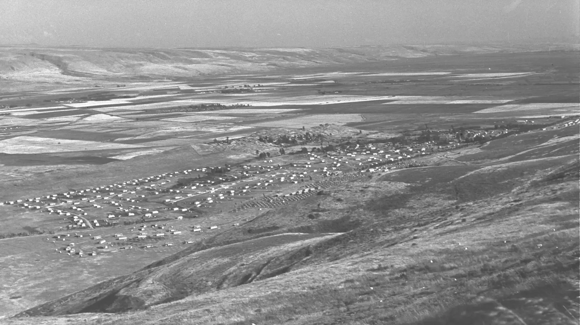 מבט ממנרה לקריית שמונה, 1955 מבט ממנרה לקריית שמונה, 1955