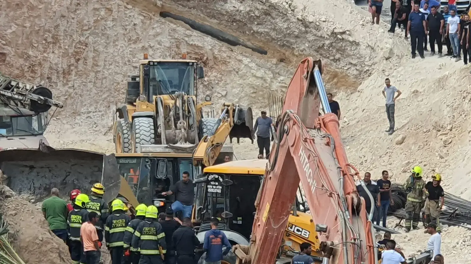 פצועים ולכוד בקריסת קיר בכפר כנא, 28 בספטמבר 2021 פצועים ולכוד בקריסת קיר בכפר כנא, 28 בספטמבר 2021