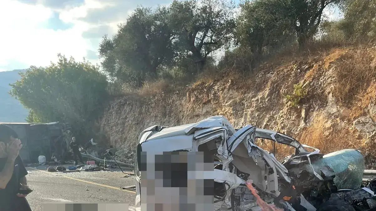 תאונת דרכים בין אוטובוס לרכב פרטי סמוך לחורפיש,כביש 89, 29 בספטמבר 2021 תאונת דרכים בין אוטובוס לרכב פרטי סמוך לחורפיש,כביש 89, 29 בספטמבר 2021