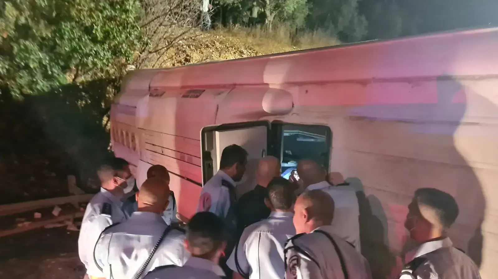 מפכ"ל המשטרה קובי שבתאי בזירת תאונת דרכים בין אוטובוס לכלי רכב סמוך לחורפיש,כביש 89, 29 בספטמבר 2021 מפכ"ל המשטרה קובי שבתאי בזירת תאונת דרכים בין אוטובוס לכלי רכב סמוך לחורפיש,כביש 89, 29 בספטמבר 2021