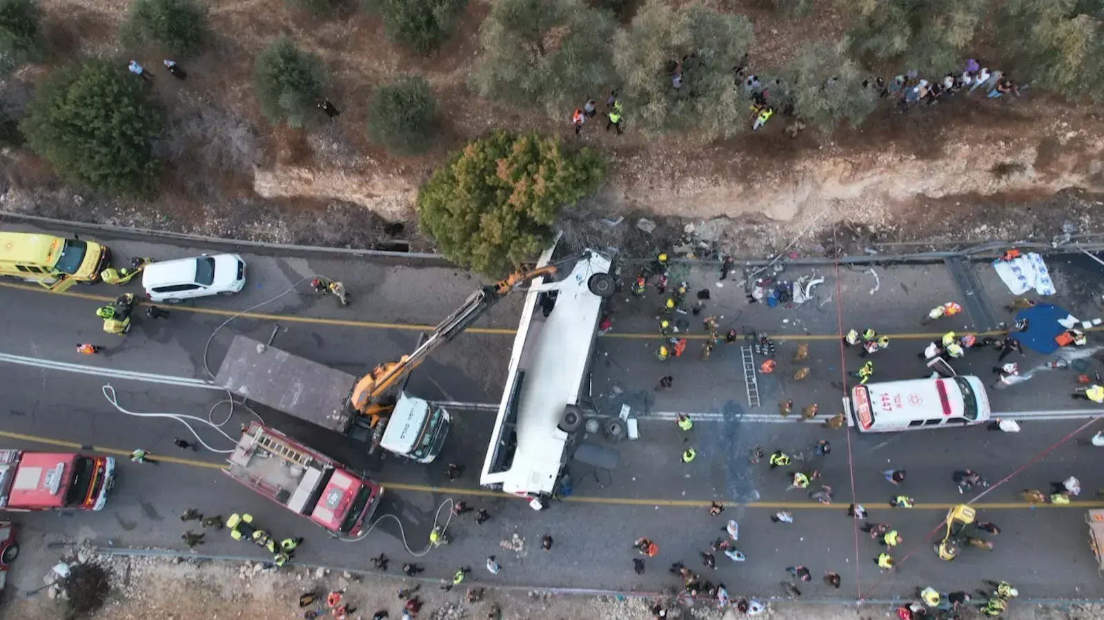 תאונת דרכים בין אוטובוס לכלי רכב סמוך לחורפיש,כביש 89, 29 בספטמבר 2021 תאונת דרכים בין אוטובוס לכלי רכב סמוך לחורפיש,כביש 89, 29 בספטמבר 2021