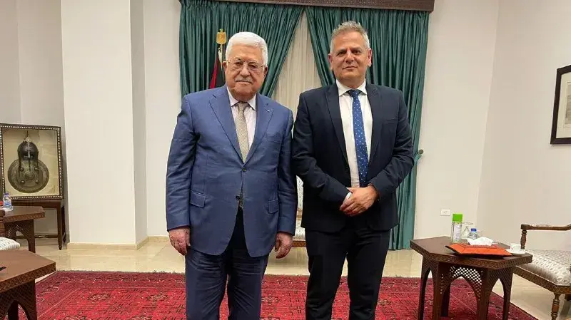 יו"ר מרצ, שר הבריאות ניצן הורוביץ נפגש במוקטעה ברמאללה עם נשיא הרשות הפלסטינית מחמוד עבאס, 3 באוקטובר 2021 יו"ר מרצ, שר הבריאות ניצן הורוביץ נפגש במוקטעה ברמאללה עם נשיא הרשות הפלסטינית מחמוד עבאס, 3 באוקטובר 2021