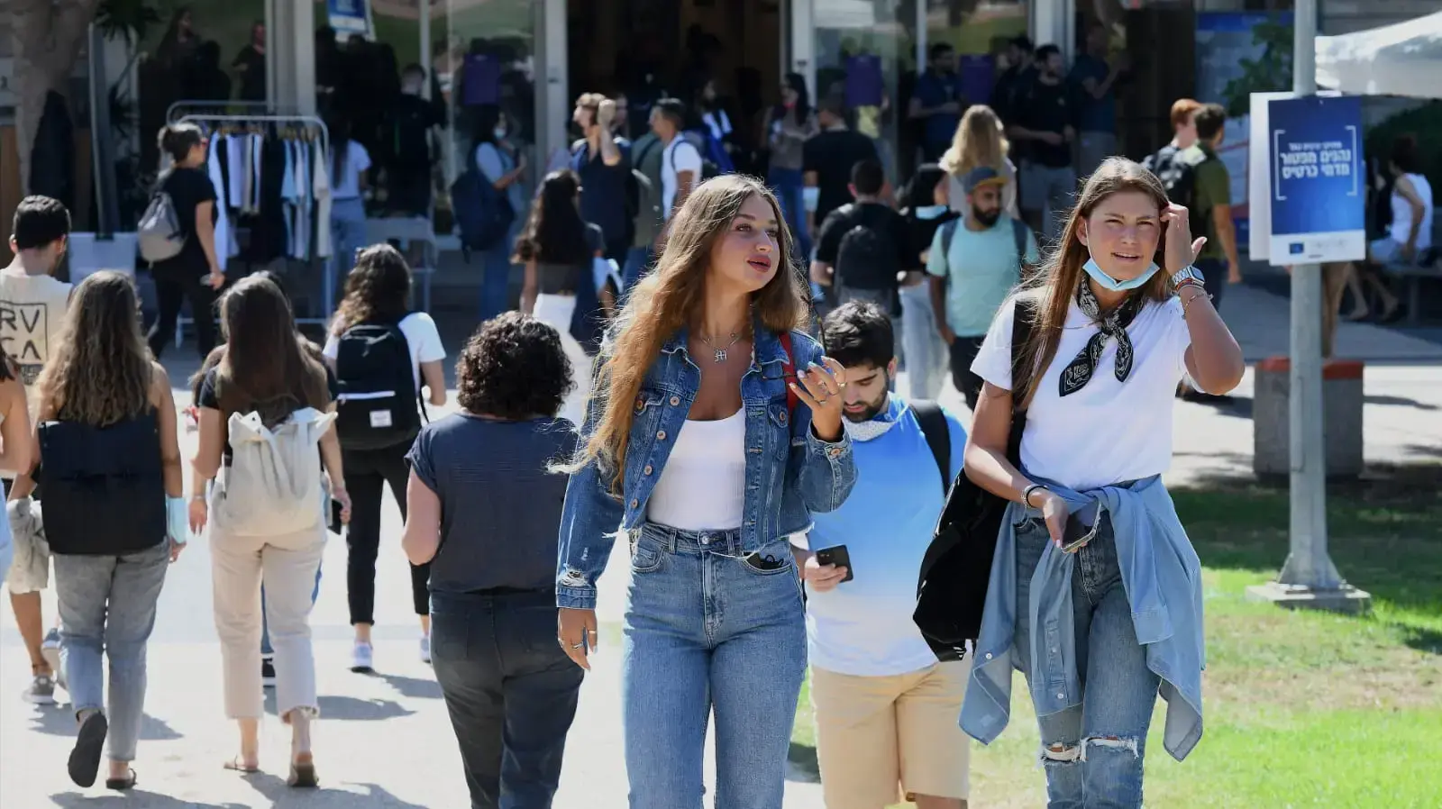 סטודנטים בפתיחת שנת הלימודים האקדמית, אוניברסיטת תל אביב,10 באוקטובר 2021