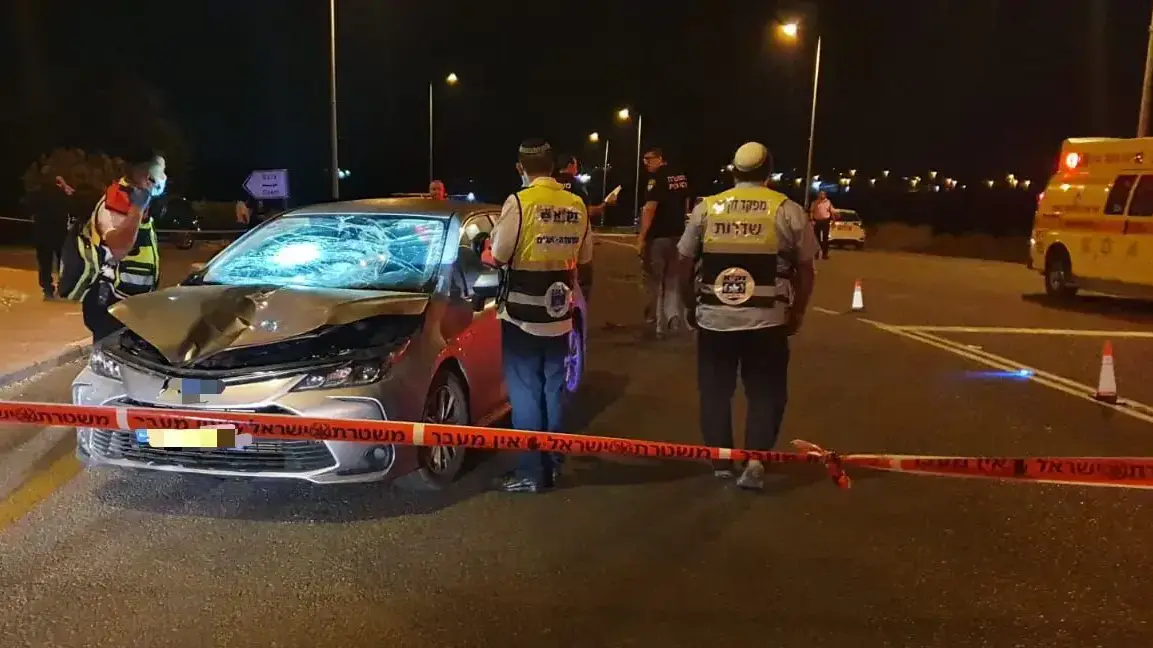 זירת התאונה בה נהרג בן 17 ליד מושב עוצם, 10 באוקטובר, 2021 זירת התאונה בה נהרג בן 17 ליד מושב עוצם, 10 באוקטובר, 2021