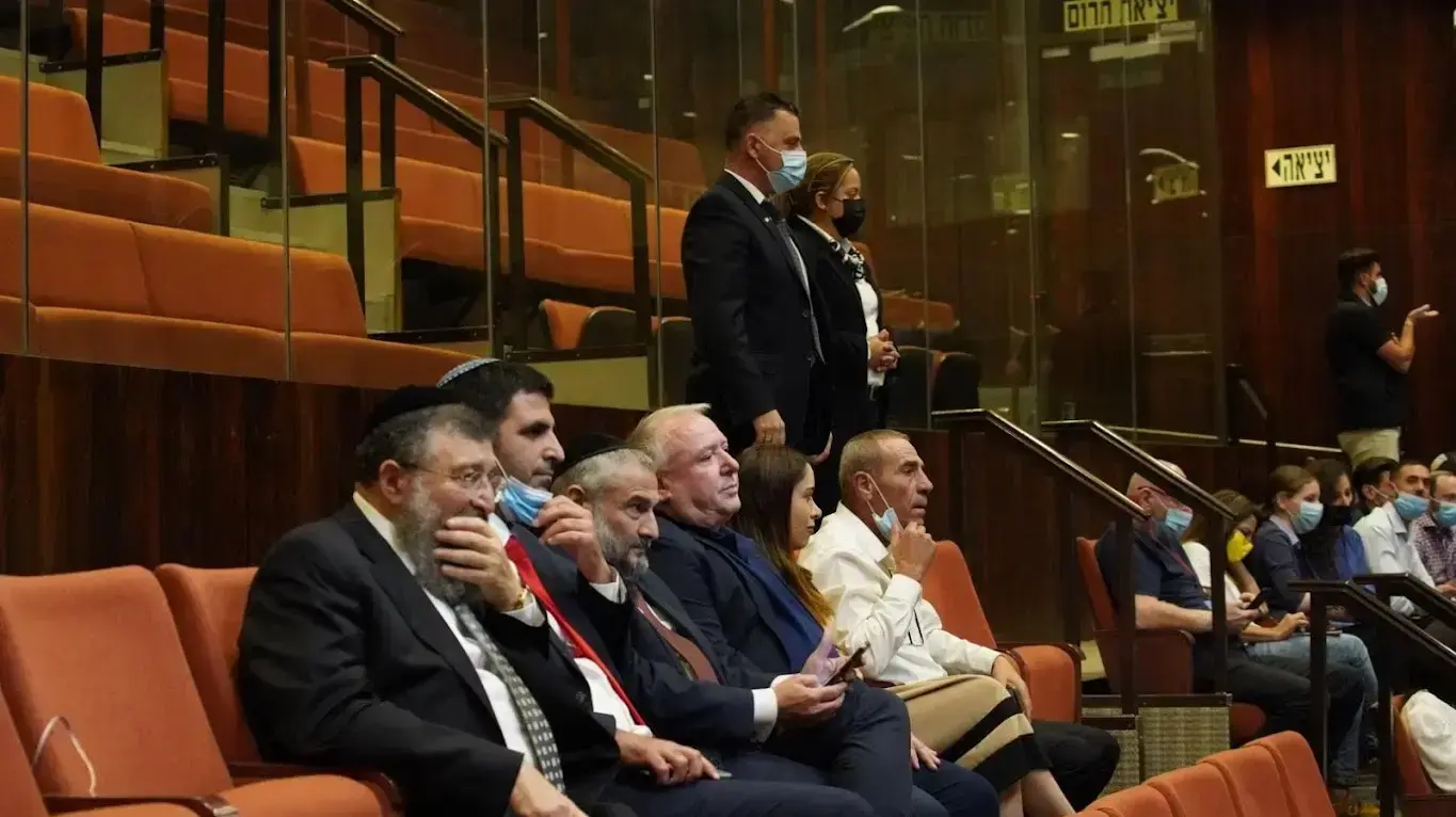 דיון 40 חתימות |
11 באוקטובר 2021 דיון 40 חתימות |
11 באוקטובר 2021