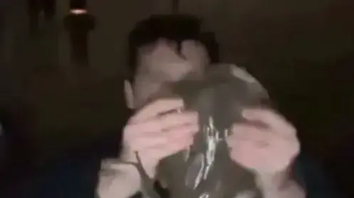 מחזיק סטינגריי ומיד מתחרט