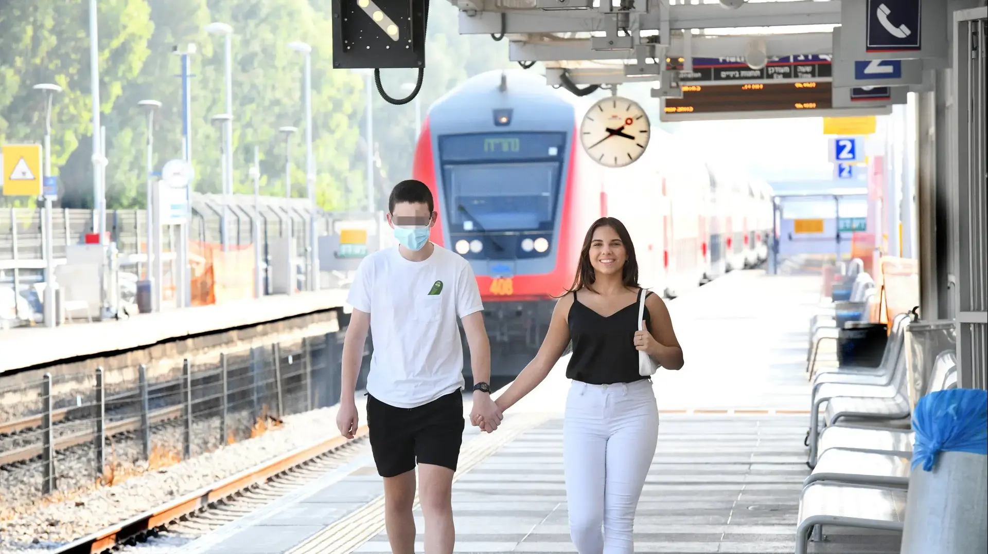 עומר ורונה, תחנת הרכבת בית יהושע עומר ורונה, תחנת הרכבת בית יהושע