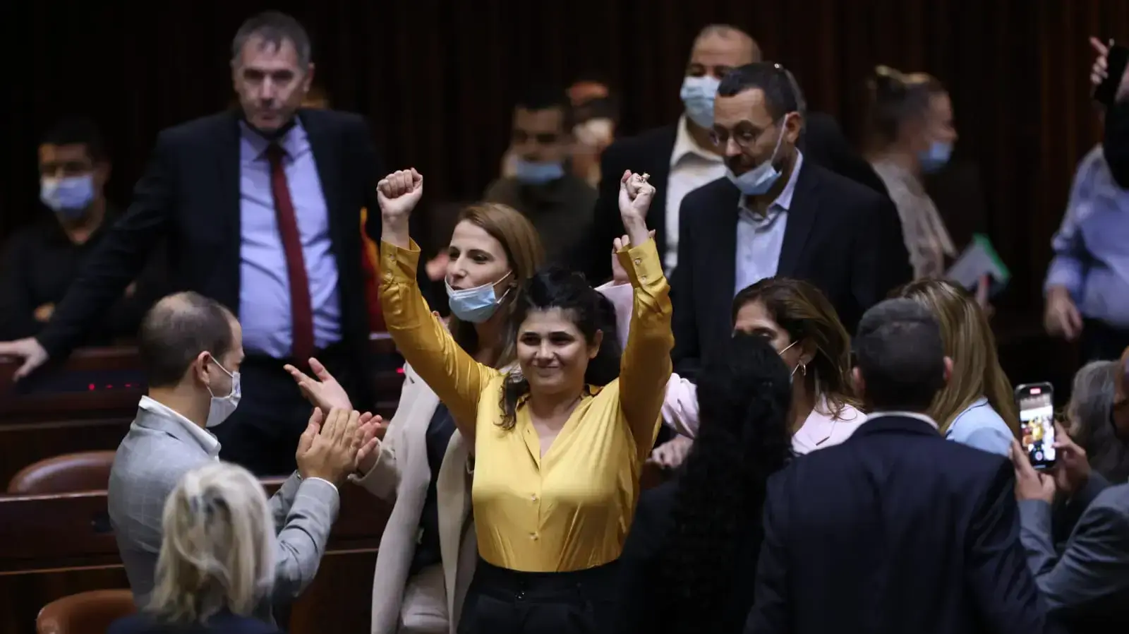 ח"כ שרן השכל ומנסור עבאס לאחר אישור בקריאה טרומית של חוק הקנאביס, 13 באוקטובר 2021 ח"כ שרן השכל ומנסור עבאס לאחר אישור בקריאה טרומית של חוק הקנאביס, 13 באוקטובר 2021