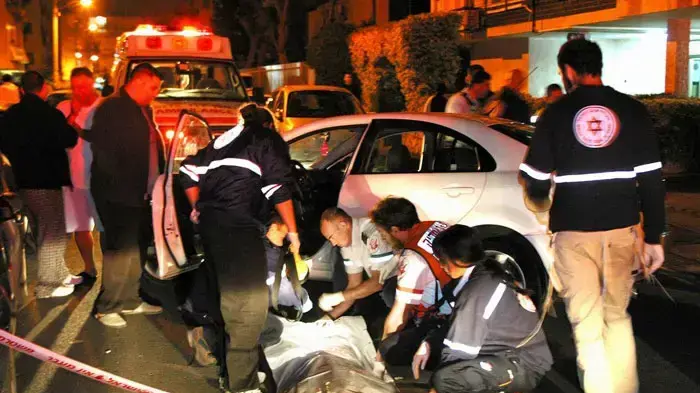 זירת התאונה בחולון - הקורבן שנפגע מירי