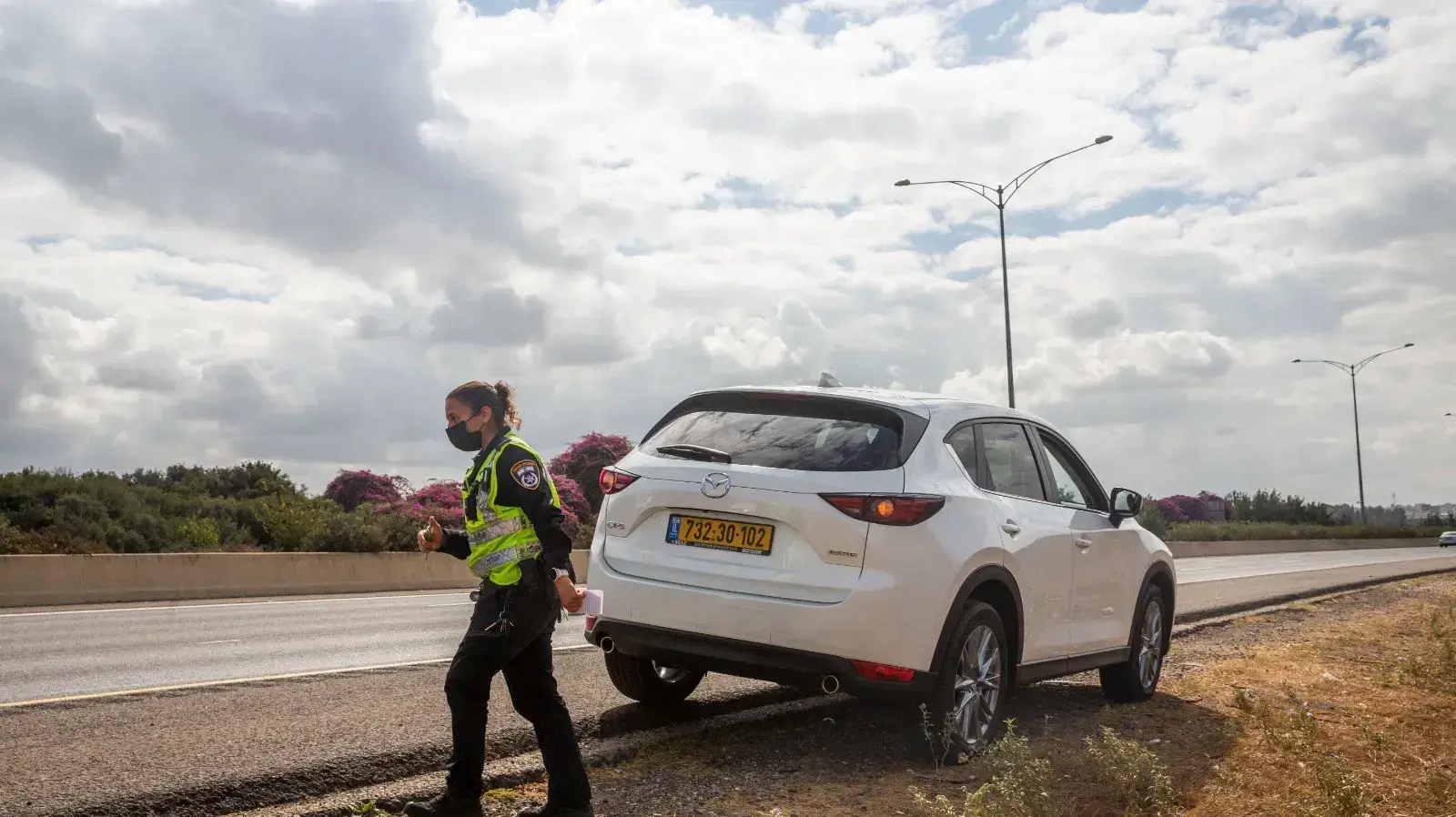 רס"ר נוי שמואלי משטרת תנועה ארצית - אגף התנועה רס"ר נוי שמואלי משטרת תנועה ארצית - אגף התנועה