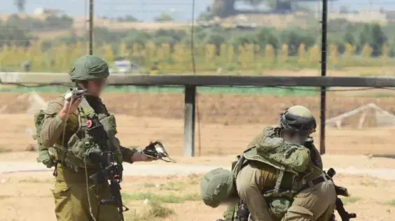 פעילות לוחמי חיל ההנדסה מיחידת יהל"ם לנטרול וזיכוי מבוקר של המטענים והרימונים שהושלכו אמש במסגרת הפרות הסדר האלימות שהוביל ארגון הטרור חמאס לאורך גדר המערכת ברצועת עזה. פעילות לוחמי חיל ההנדסה מיחידת יהל"ם לנטרול וזיכוי מבוקר של המטענים והרימונים שהושלכו אמש במסגרת הפרות הסדר האלימות שהוביל ארגון הטרור חמאס לאורך גדר המערכת ברצועת עזה.