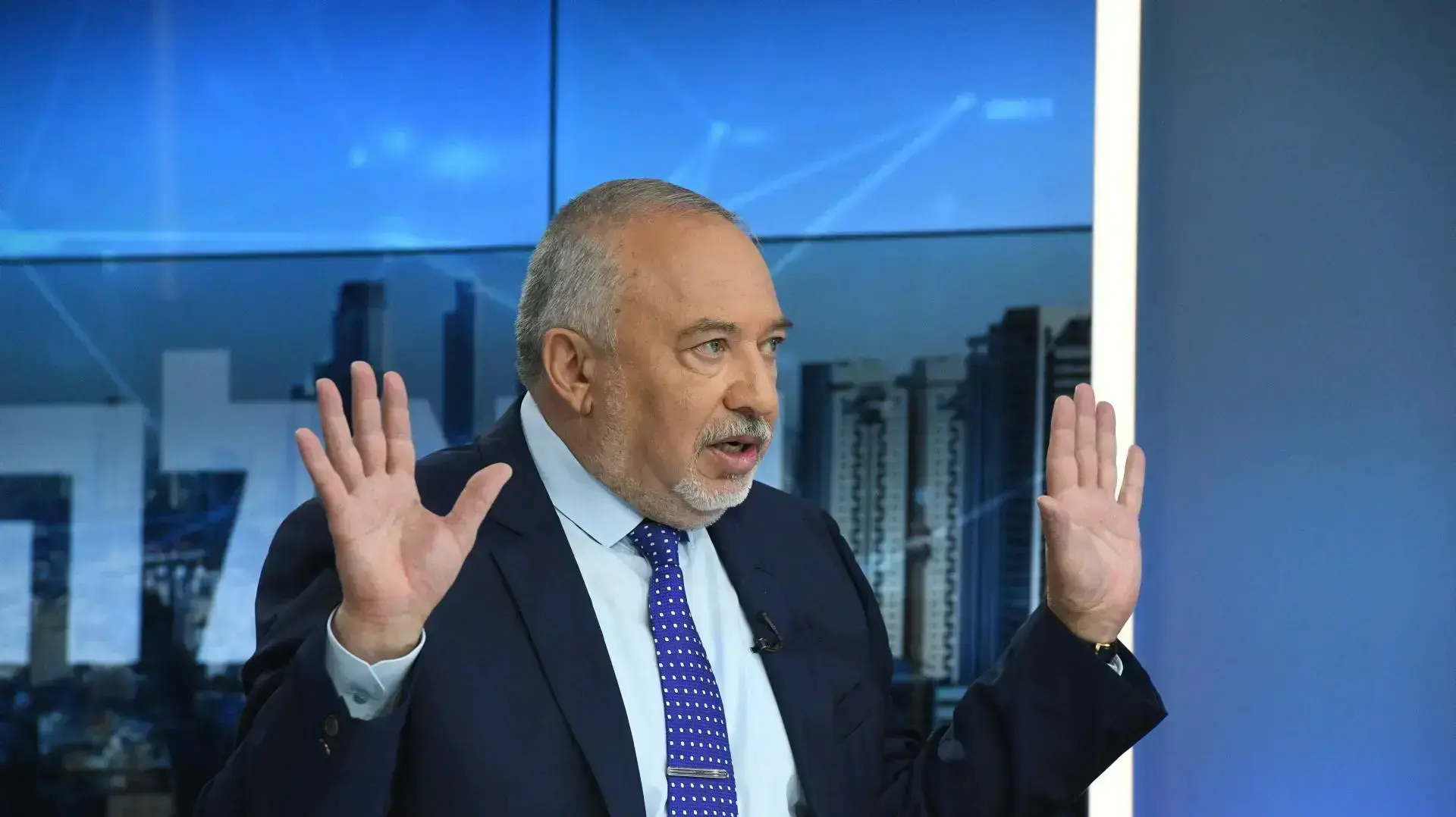 שר האוצר אביגדור ליברמן בראיון באולפן וואלה!, 21 באוקטובר 2021 שר האוצר אביגדור ליברמן בראיון באולפן וואלה!, 21 באוקטובר 2021