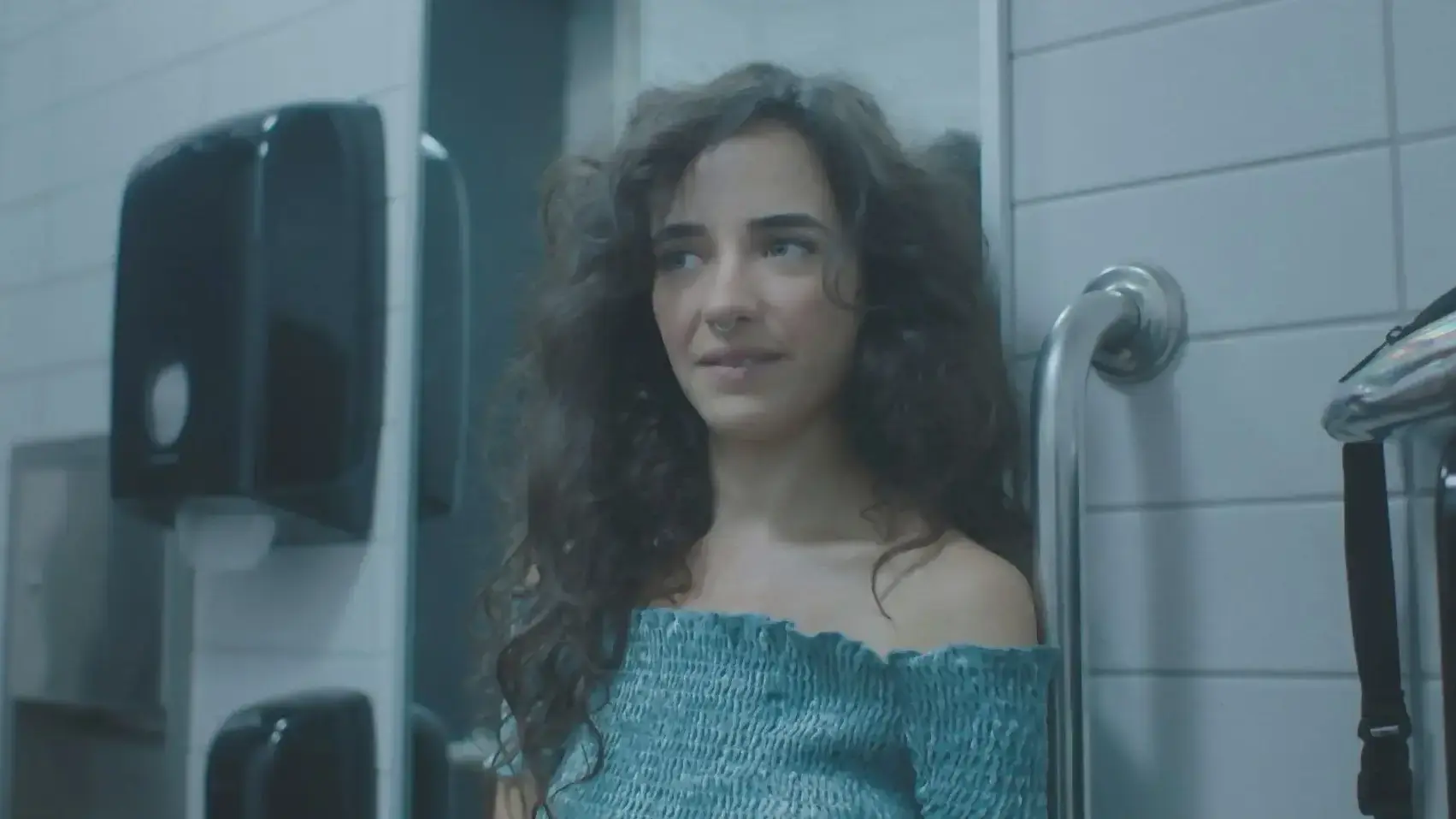ילדות סכסכניות, עינת הולנד ילדות סכסכניות, עינת הולנד