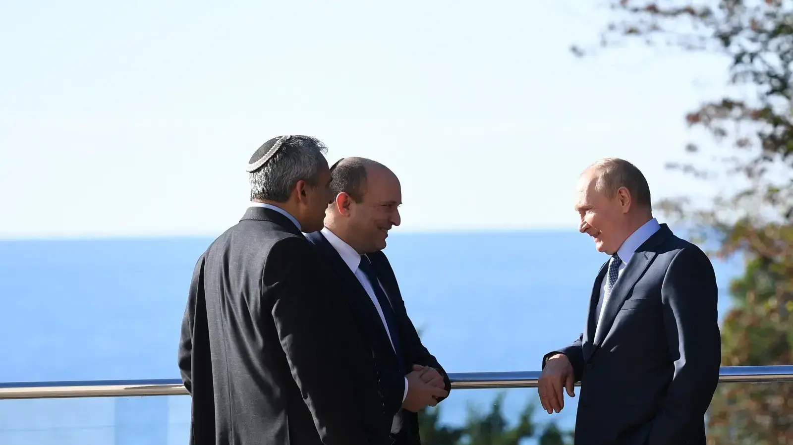 רה"מ בנט והשר אלקין עם נשיא רוסיה פוטין בסוצ'י רה"מ בנט והשר אלקין עם נשיא רוסיה פוטין בסוצ'י