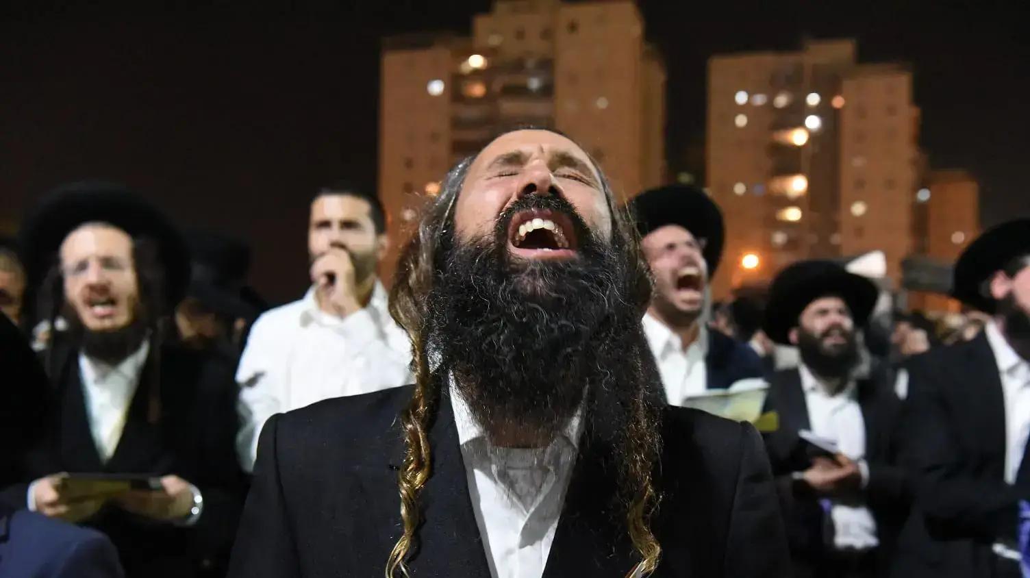 חסידי הרב ברלנד מחוץ לכלא ניצן 27 באוקטבור 2021 חסידי הרב ברלנד מחוץ לכלא ניצן 27 באוקטבור 2021