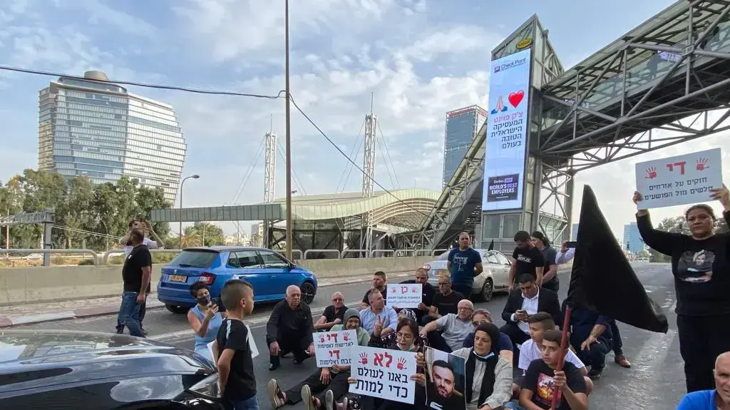 האלימות הגואה בחברה הערבית | שיירת מכוניות באיילון 28 באוקטבור 2021 האלימות הגואה בחברה הערבית | שיירת מכוניות באיילון 28 באוקטבור 2021