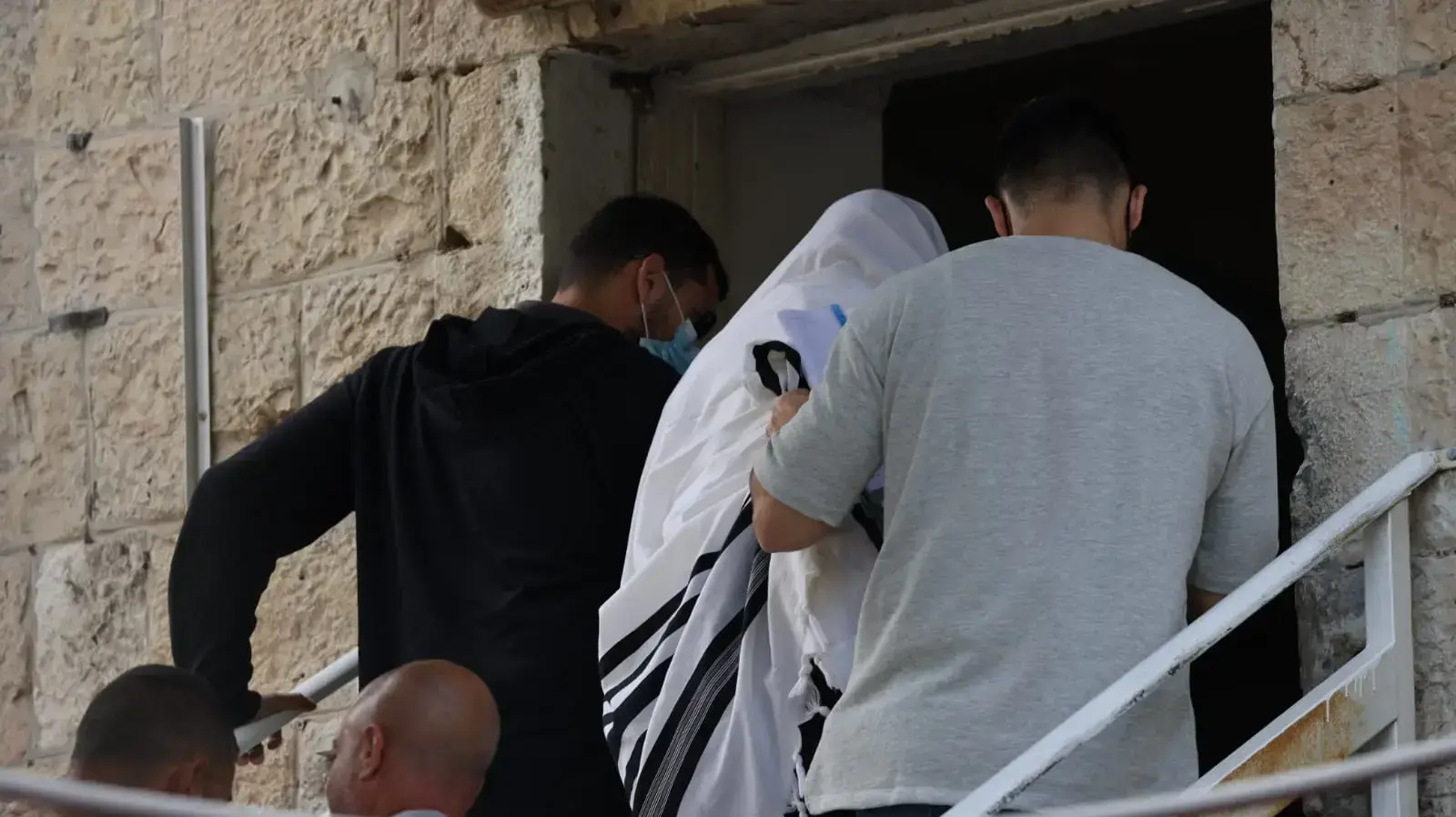 ברלנד עם הגעתו לחקירה בפרשת ההעילמות לפני שלושים שנה בימ"ר 1 בנובמבר 2021 ברלנד עם הגעתו לחקירה בפרשת ההעילמות לפני שלושים שנה בימ"ר 1 בנובמבר 2021