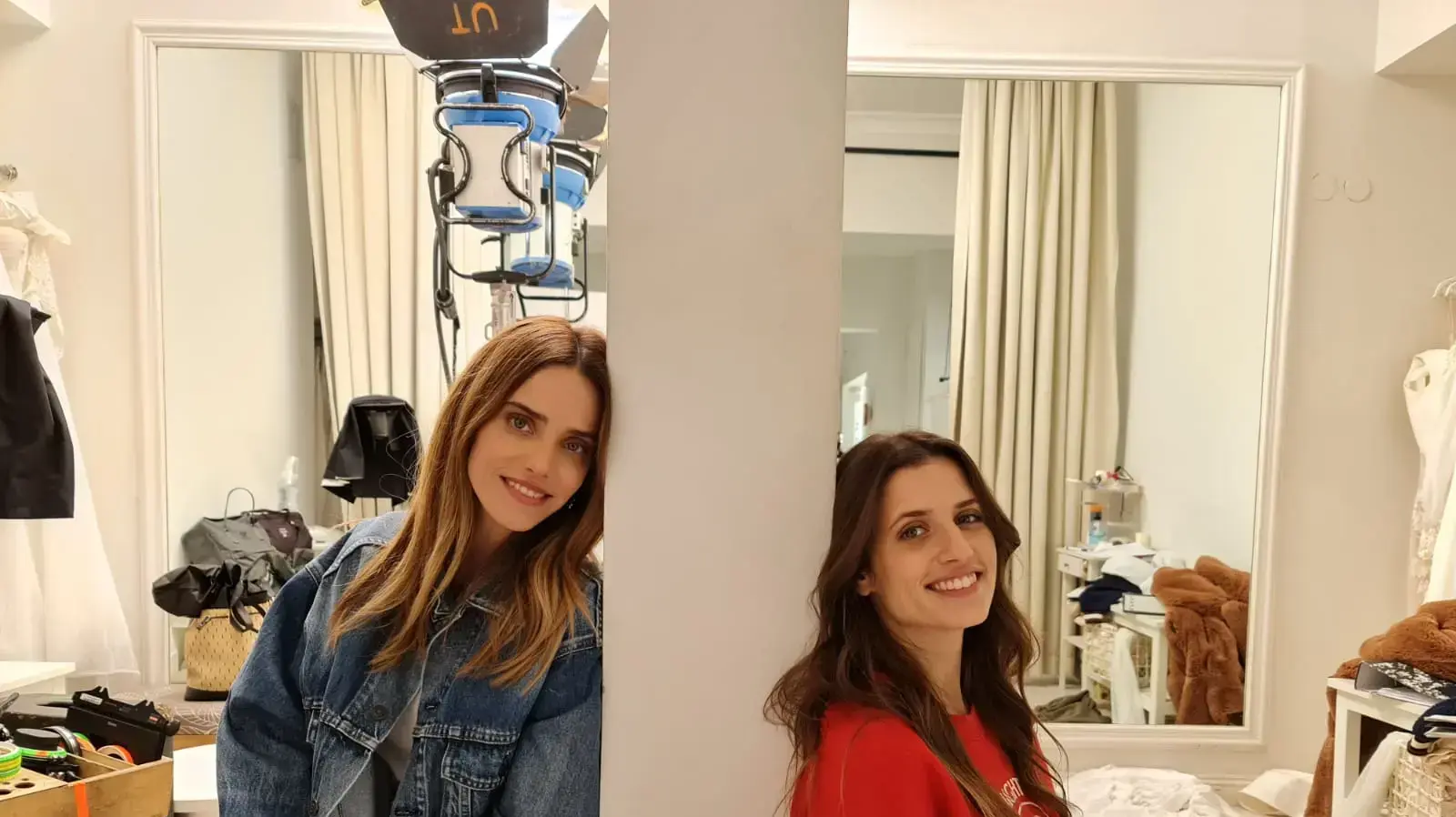 רותם סלע ויעל אלקנה בסדרה "להיות איתה" רותם סלע ויעל אלקנה בסדרה "להיות איתה"