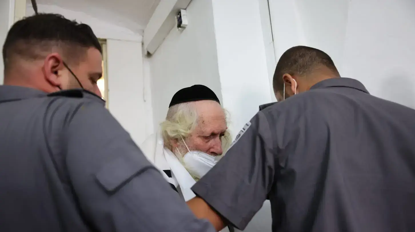 דיון הארכת מעצר לאליעזר ברלנד החשוד במעורבות בפרשת הרצח מלפני 30 שנה, בית משפט השלום ירושלים, 3 בנובמבר 2021 דיון הארכת מעצר לאליעזר ברלנד החשוד במעורבות בפרשת הרצח מלפני 30 שנה, בית משפט השלום ירושלים, 3 בנובמבר 2021