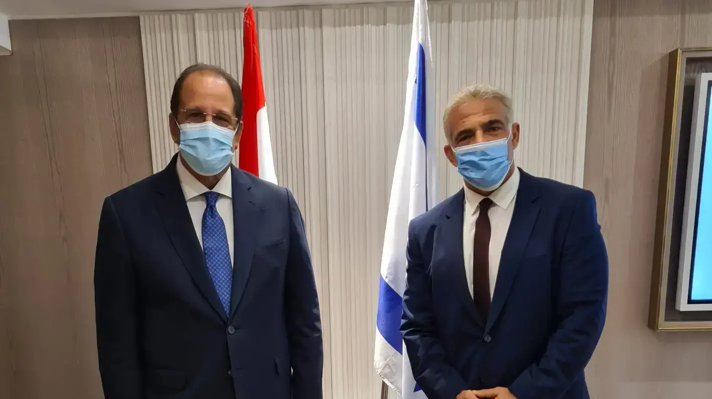שר החוץ יאיר לפיד בפגישה עם ראש המודיעין המצרי עבאס כאמל שר החוץ יאיר לפיד בפגישה עם ראש המודיעין המצרי עבאס כאמל
