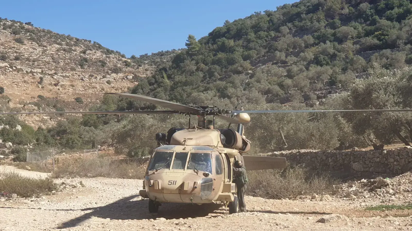 זירת התאונה בה נהרג רוכב אופנוע בנחל שילה סמוך לבית אריה, 05 בנובמבר 2021 זירת התאונה בה נהרג רוכב אופנוע בנחל שילה סמוך לבית אריה, 05 בנובמבר 2021