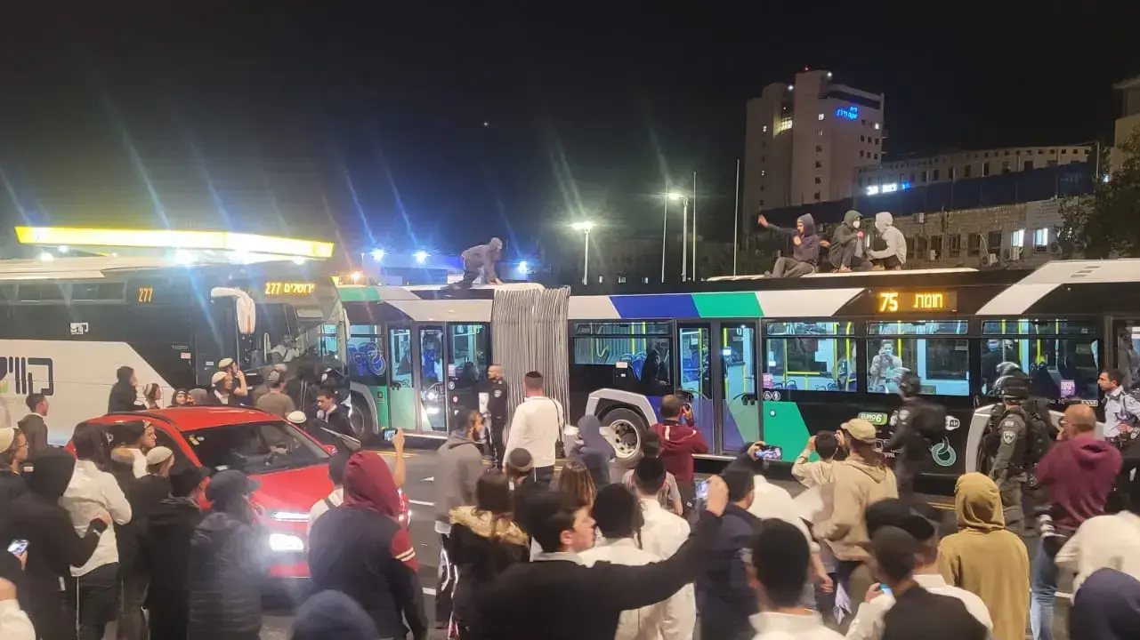 הפגנת מחאה על מותו של אהוביה סנדק, גשר המיתרים, ירושלים, 6 בנובמבר 2021
