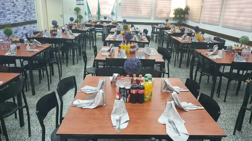 חדר אוכל בבסיס צבאי
חדר אוכל בבסיס צבאי