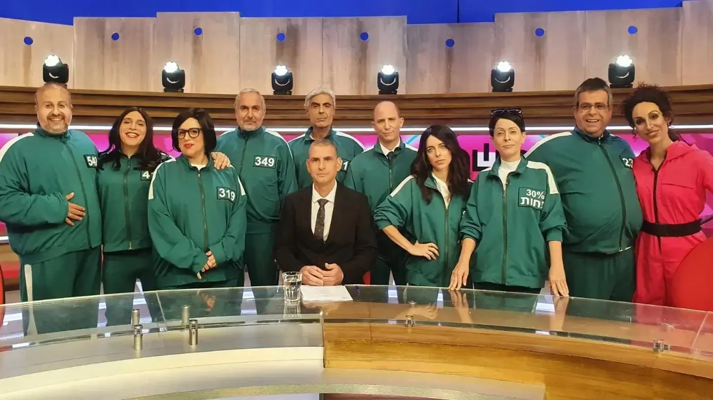 ארץ נהדרת בחיקוי במהלך משחק הדיונון
ארץ נהדרת בחיקוי במהלך משחק הדיונון